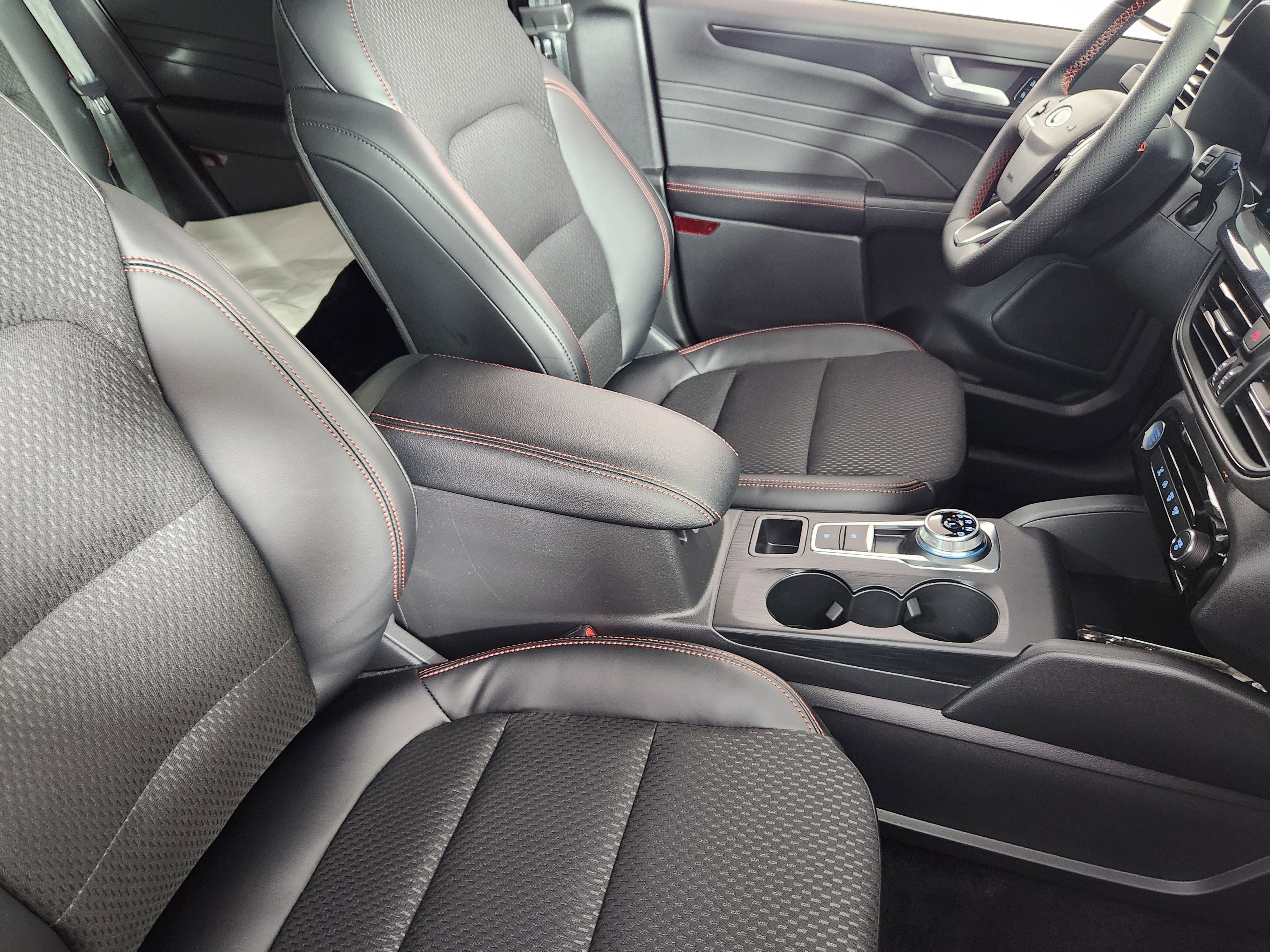 New 2026 Ford Escape ST-Line w/ Tech Pack #1 image 9