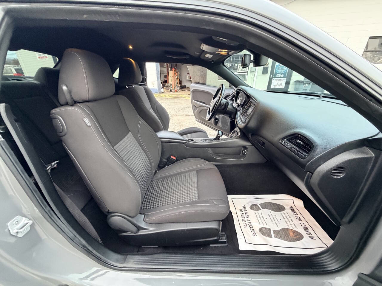 Used 2019 Dodge Challenger SXT image 28