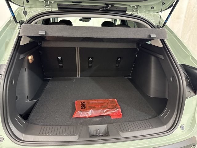 New 2026 Chevrolet Trax ACTIV w/ Sunroof Package FWD image 10