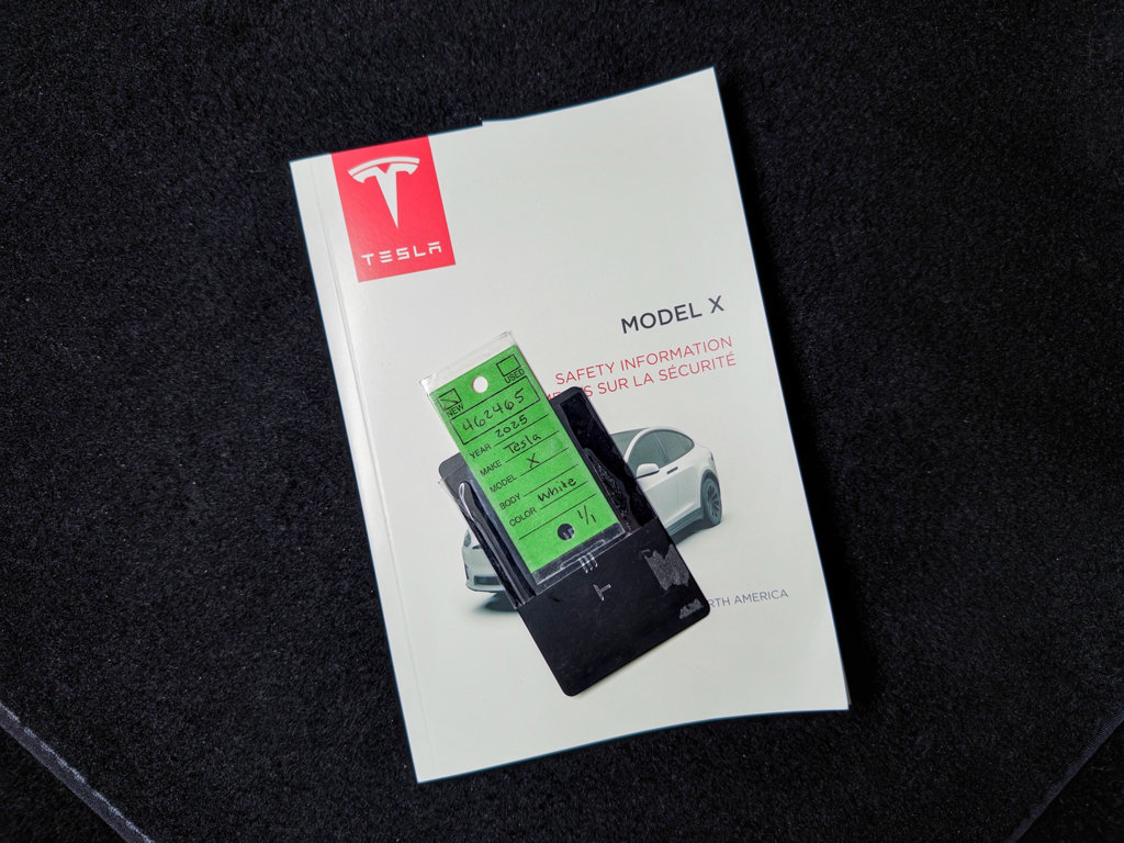 Used 2025 Tesla Model X image 22