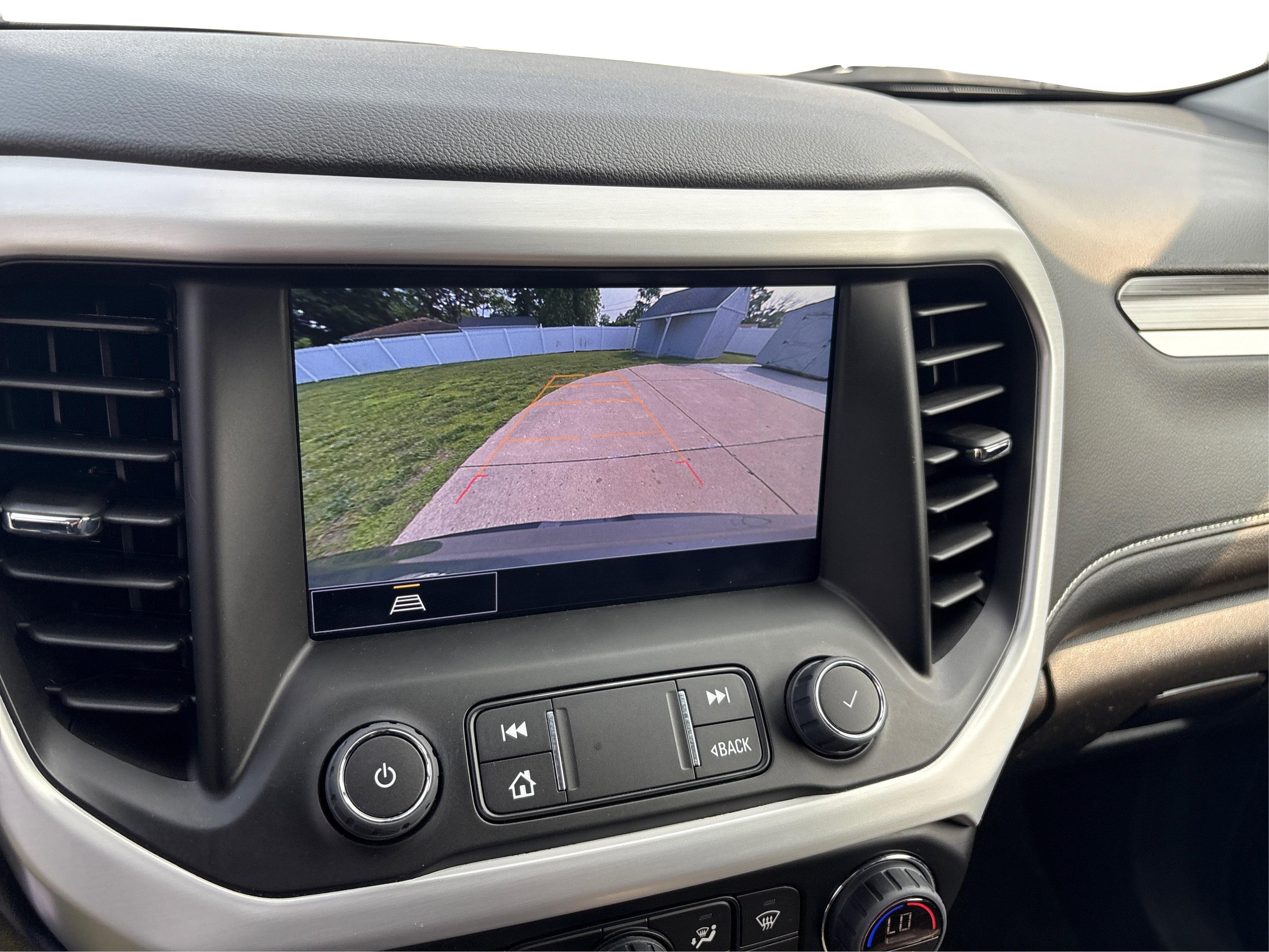 Used 2023 GMC Acadia SLT image 26