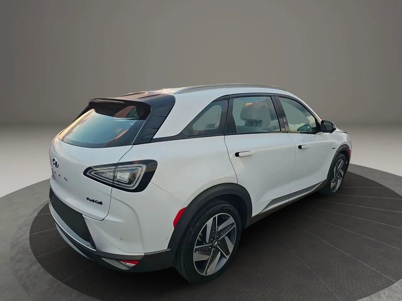 Used 2019 Hyundai Nexo Limited image 2
