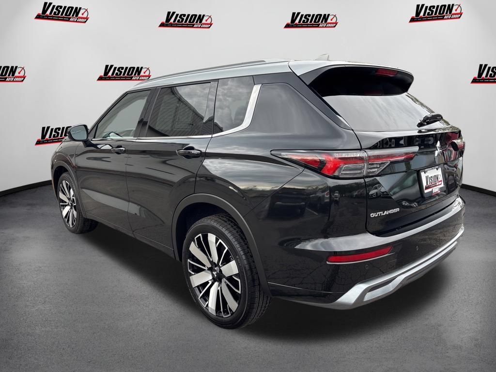 Used 2025 Mitsubishi Outlander AWD image 6