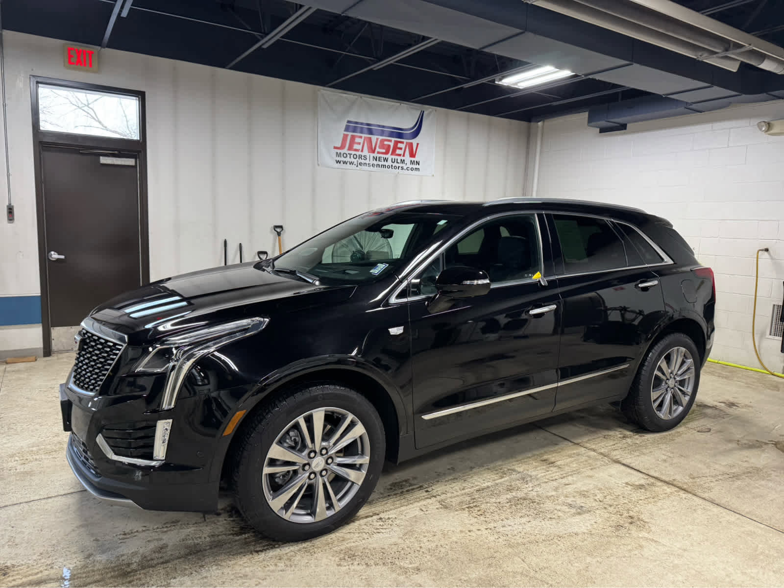 Used 2024 Cadillac XT5 Premium Luxury w/ Platinum Package image 1