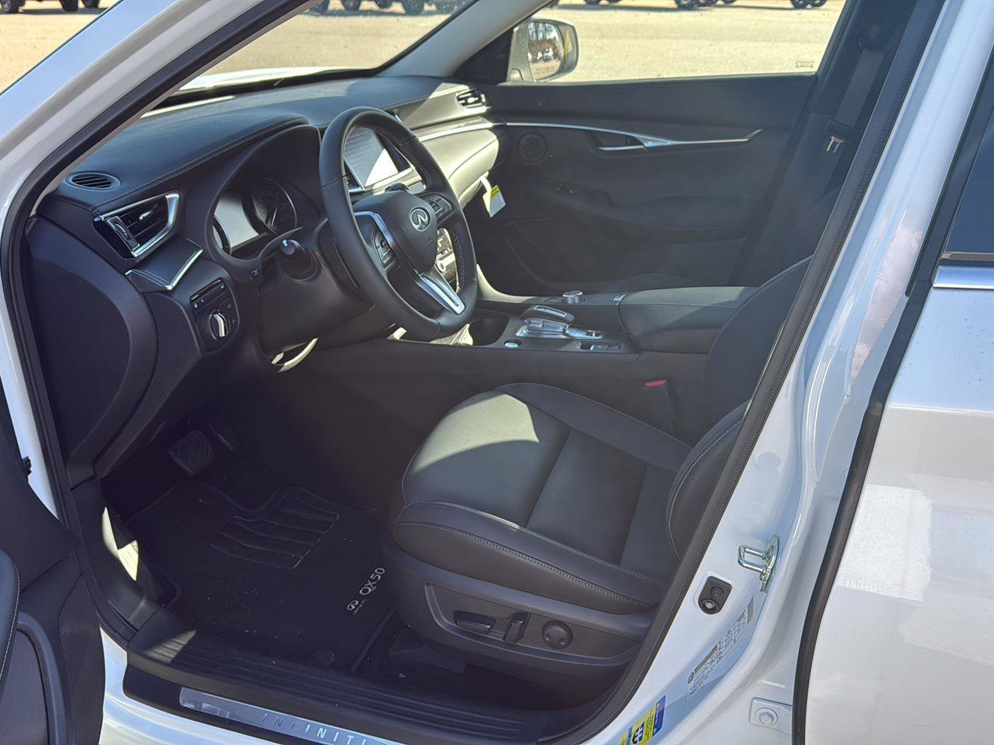 Used 2025 INFINITI QX50 Pure image 9
