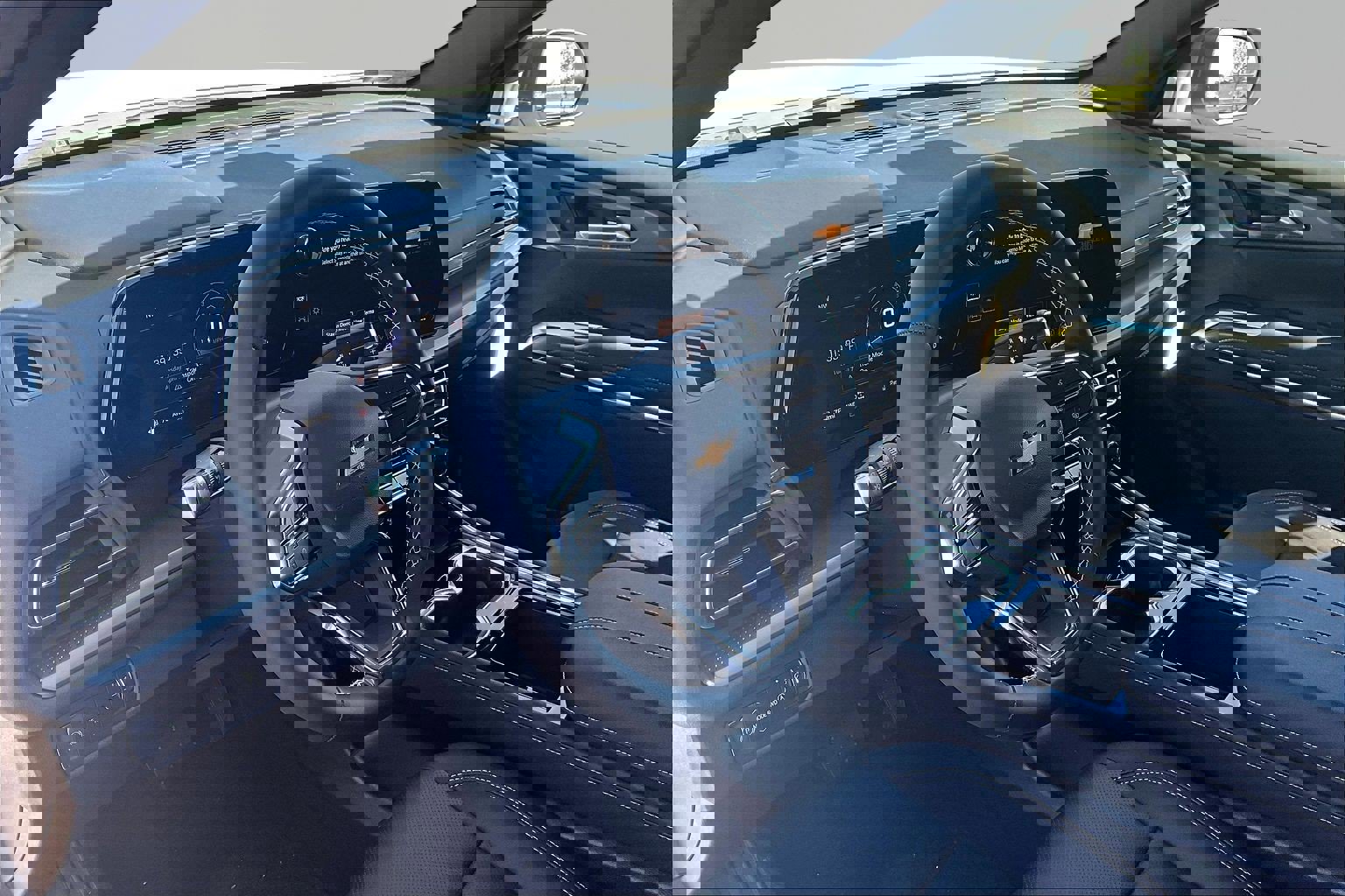 New 2026 Chevrolet Traverse LT w/ Sun and Wheel Package AWD/4WD image 9