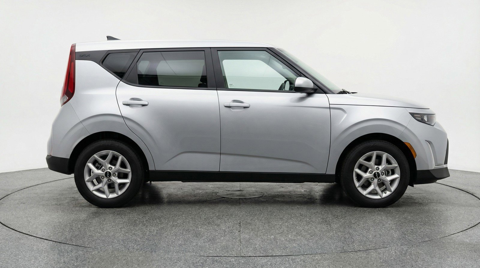 Used 2025 Kia Soul LX w/ LX Technology Package image 11