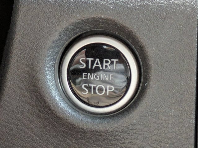 Used 2023 Nissan Frontier 4x4 Crew Cab image 29