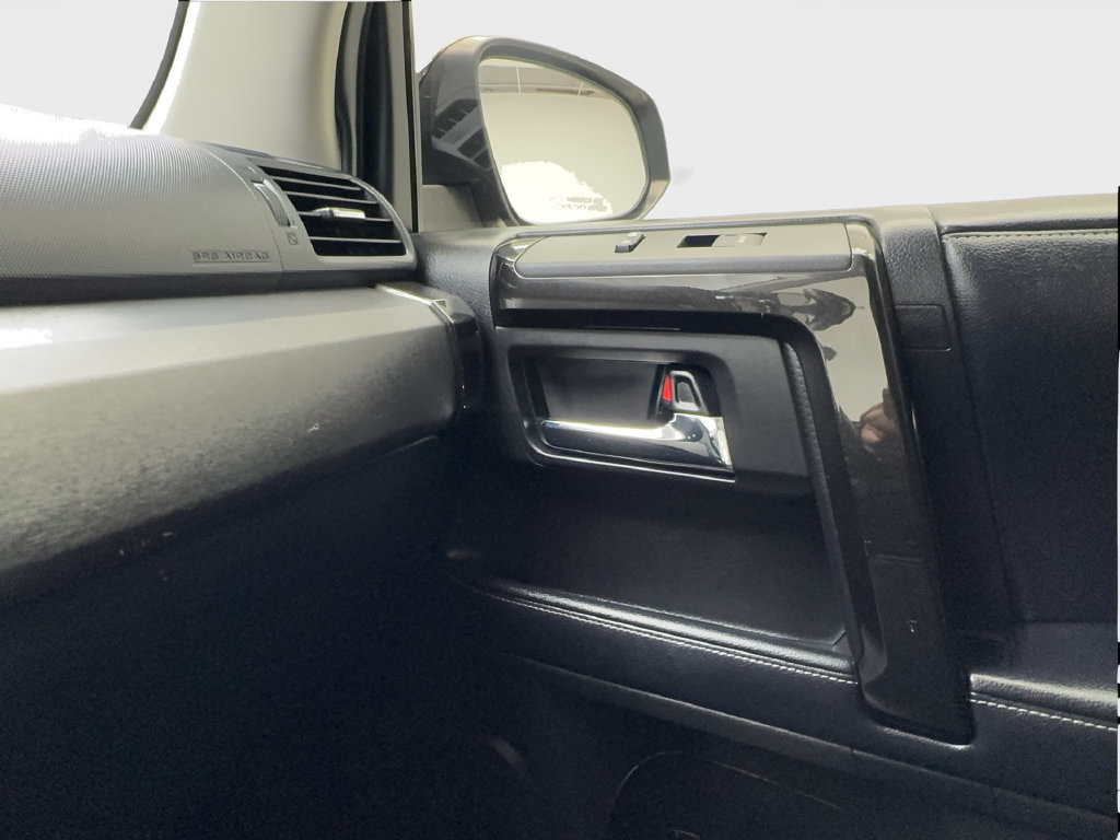 Used 2019 Toyota 4Runner Limited AWD/4WD image 50
