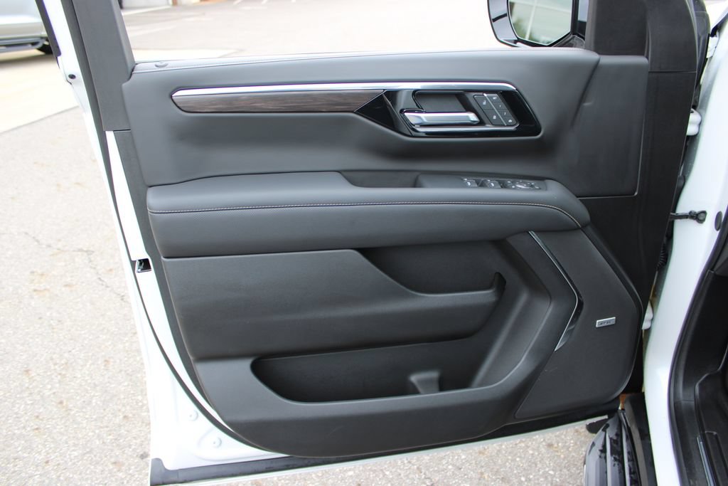 Certified 2025 Chevrolet Tahoe Premier AWD/4WD image 10