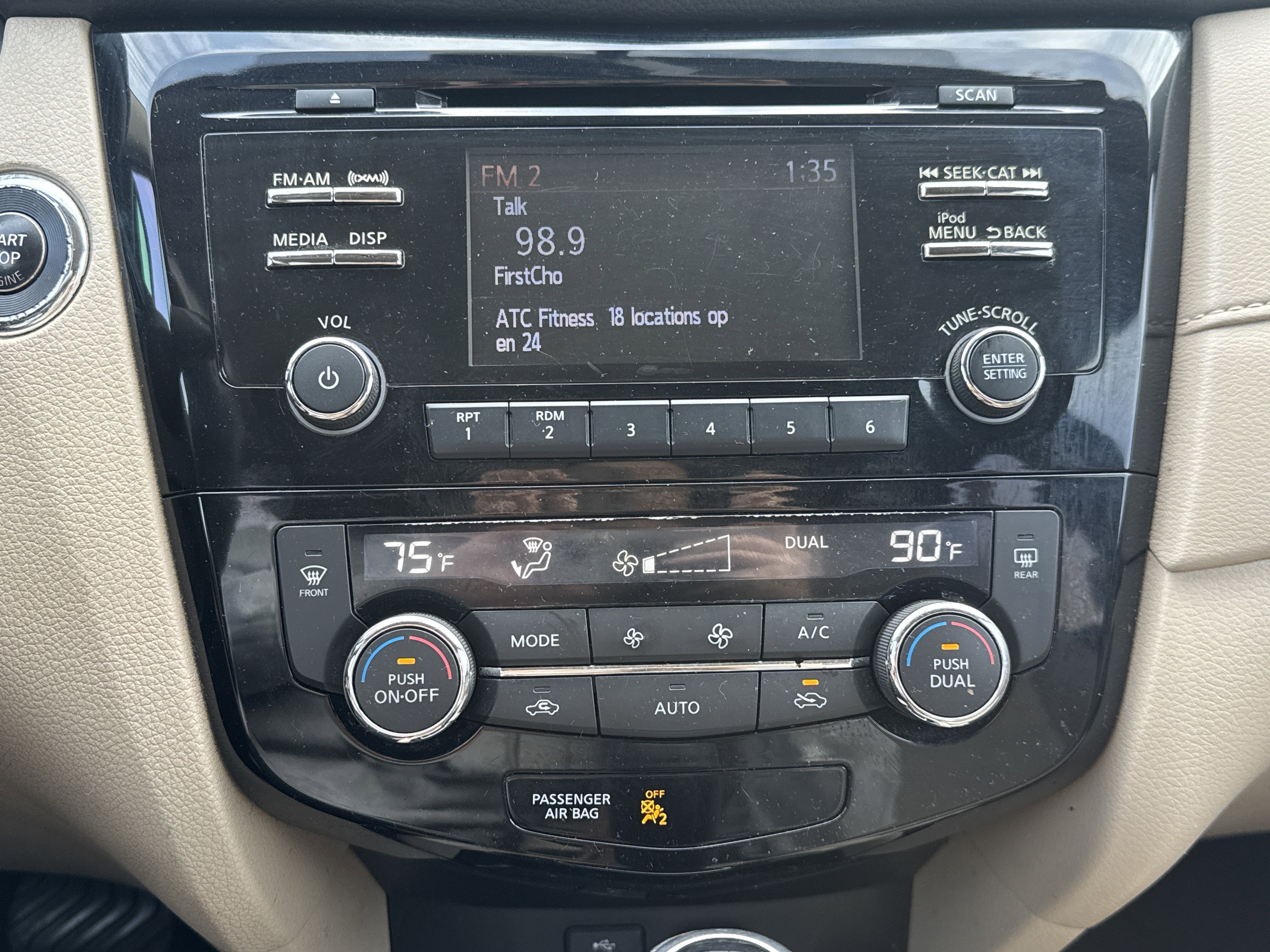 Used 2017 Nissan Rogue SV image 19