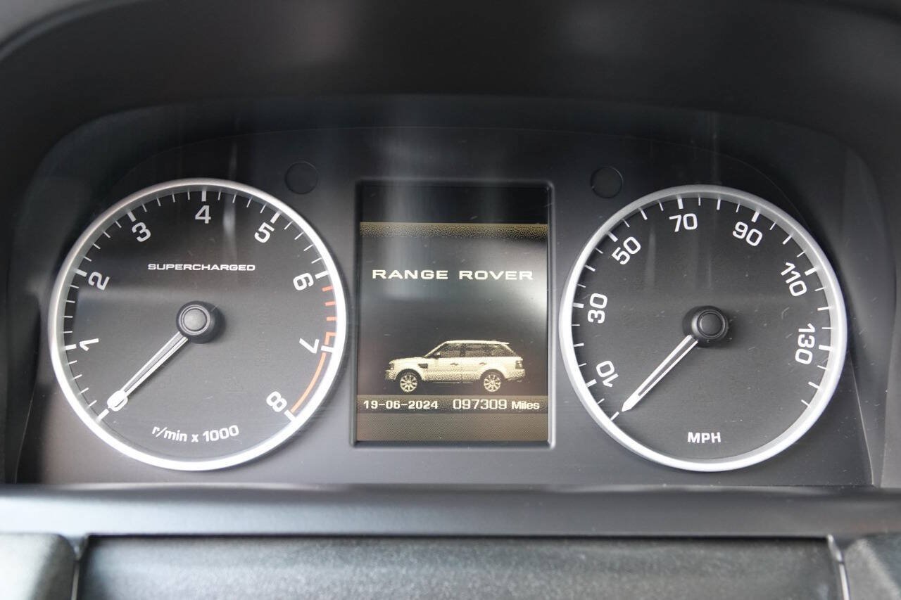 Used 2011 Land Rover Range Rover Sport Supercharged AWD/4WD image 4