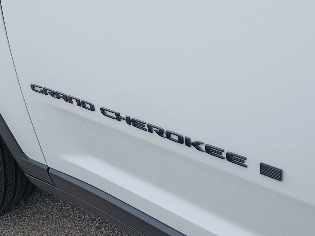 New 2026 Jeep Grand Cherokee Limited w/ Limited Altitude Package AWD/4WD image 32