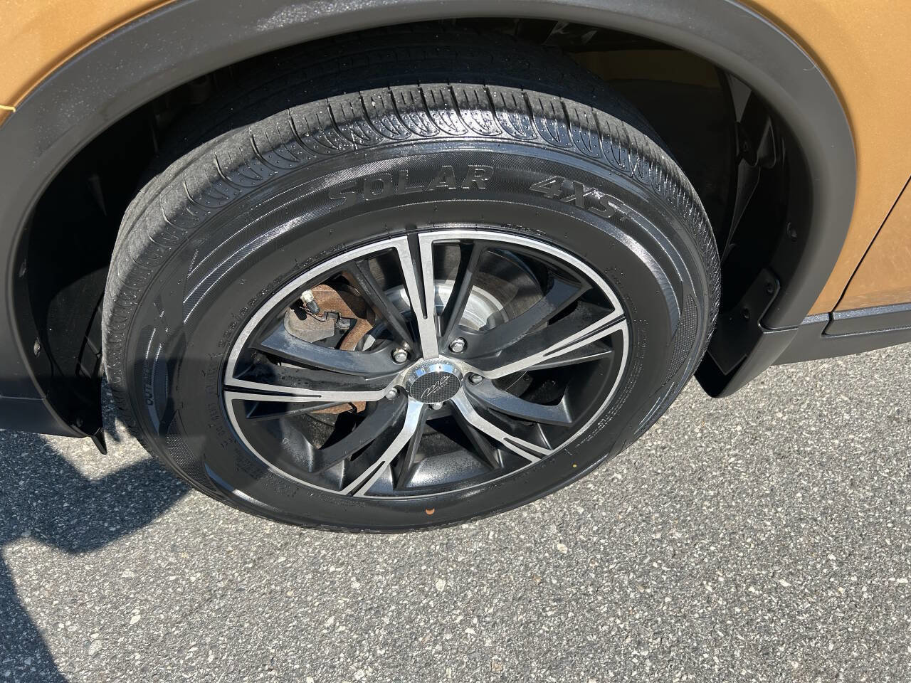 Used 2014 Nissan Rogue S w/ S Family Package image 11