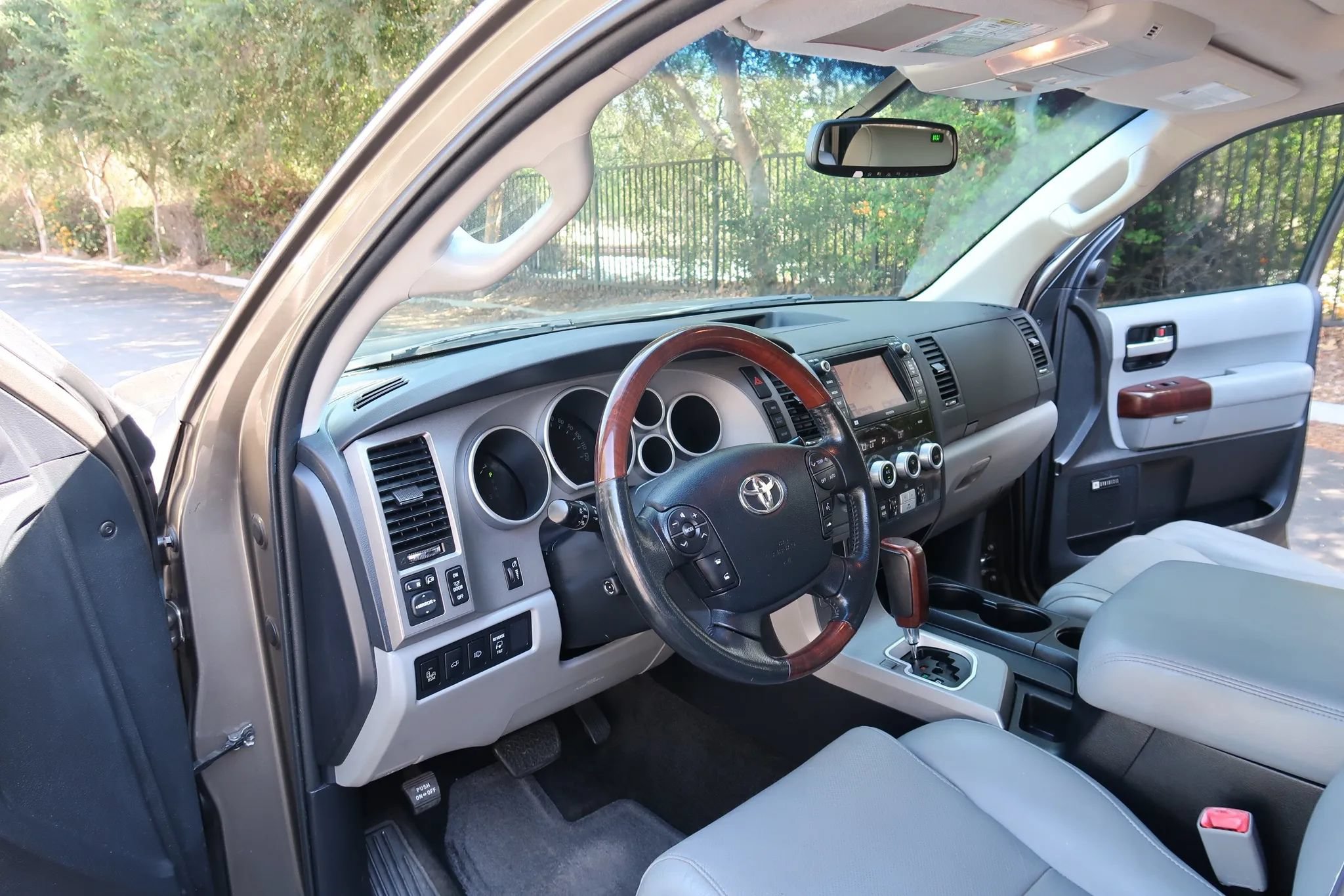 Used 2013 Toyota Sequoia Platinum RWD image 13