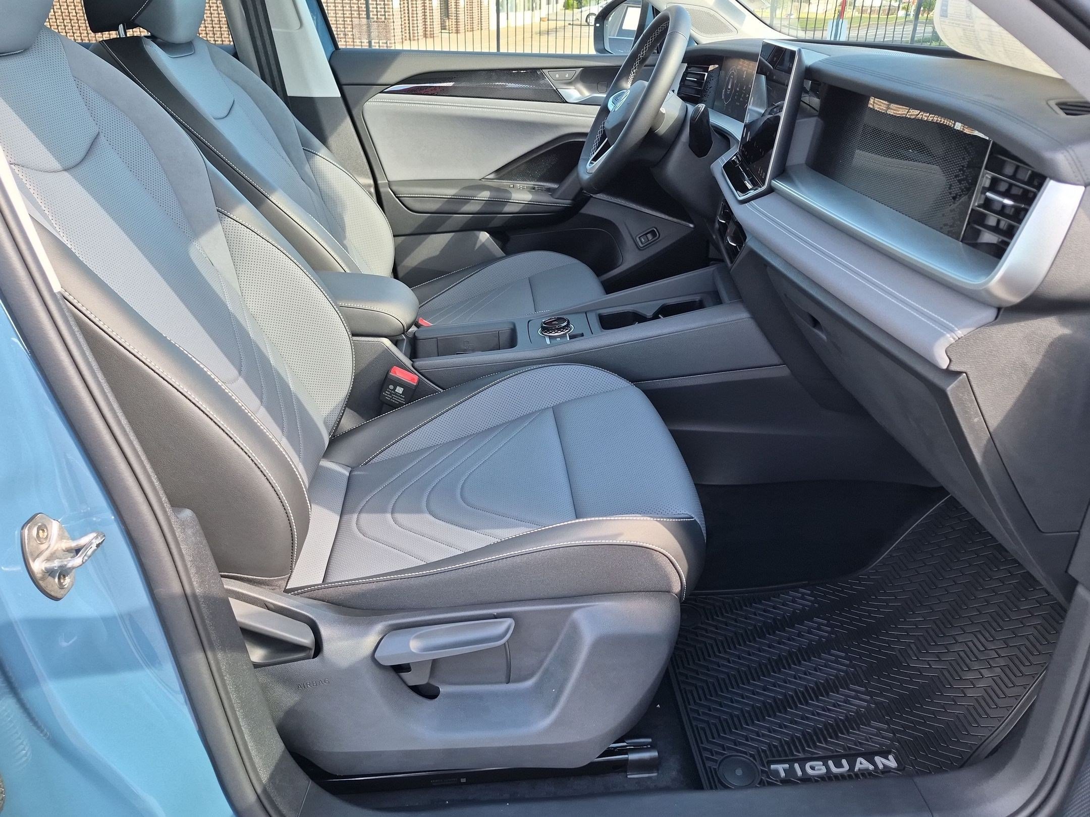 New 2026 Volkswagen Tiguan SE FWD image 35