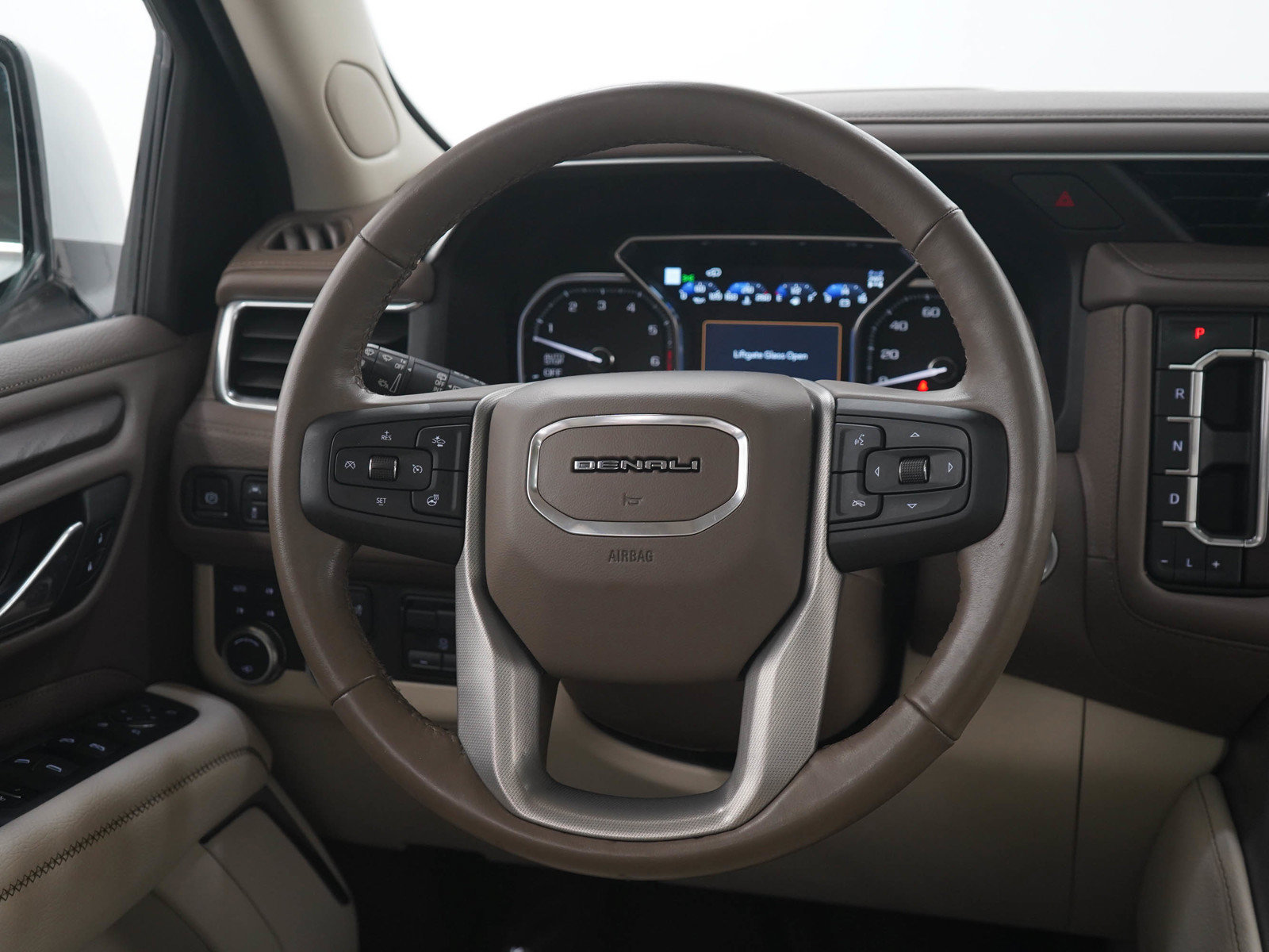 Used 2021 GMC Yukon Denali w/ Denali Ultimate Package AWD/4WD image 21
