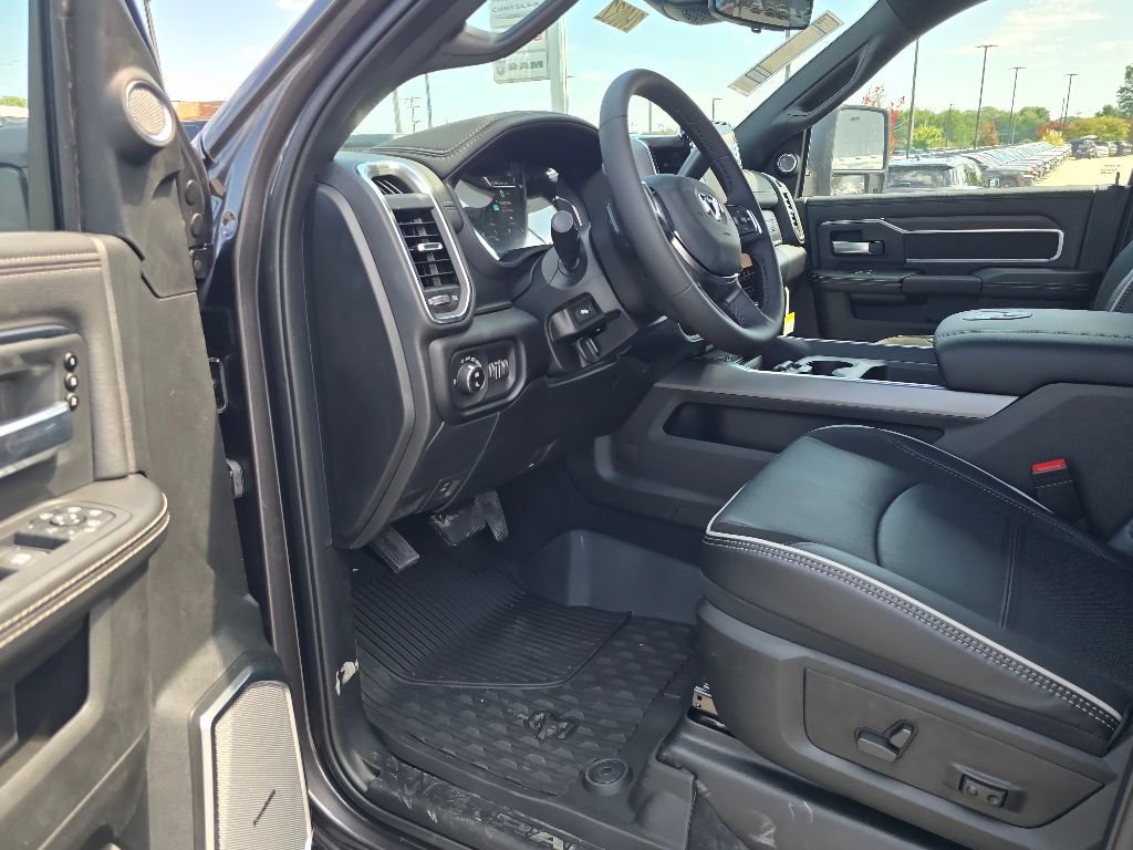New 2026 RAM 3500 Laramie w/ Max Tow Package AWD/4WD image 4