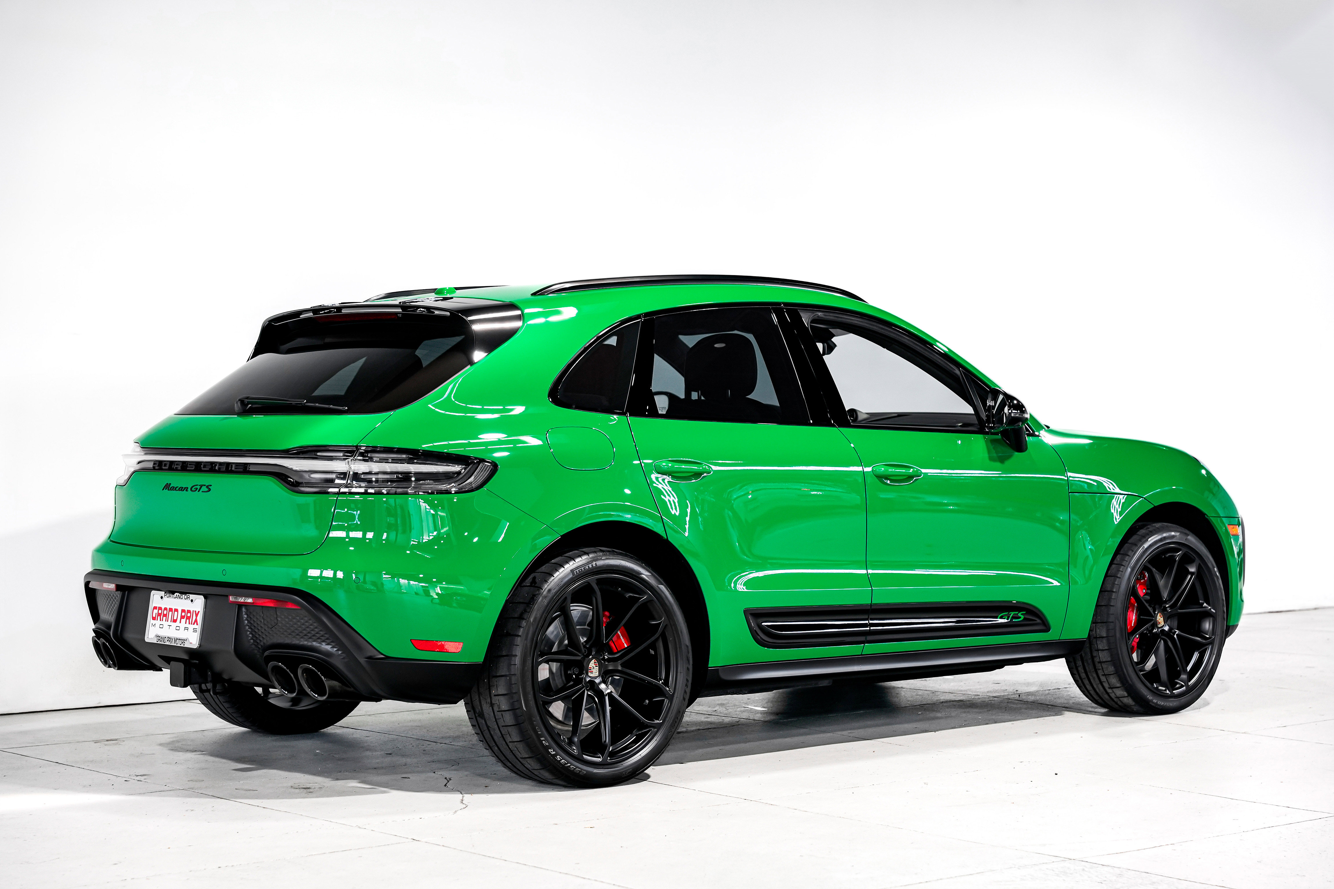Used 2023 Porsche Macan GTS image 3