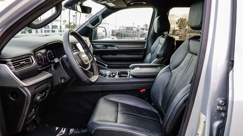 Used 2024 Jeep Wagoneer L Series II w/ Flexible Seating Group image 21