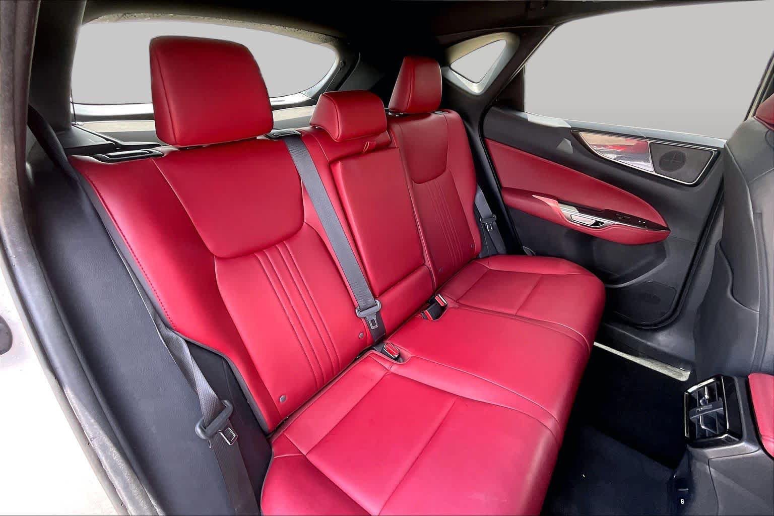 Used 2024 Lexus NX 250 FWD w/ Towing Package (2000 Lbs) image 17