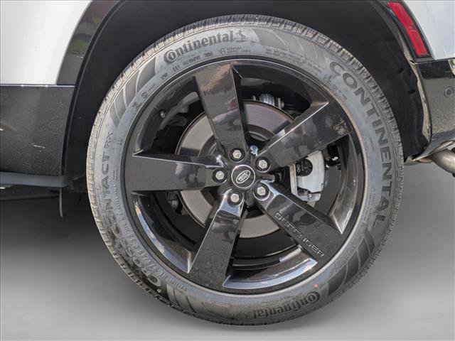 Certified 2025 Land Rover Defender 110 X-Dynamic SE AWD/4WD image 25