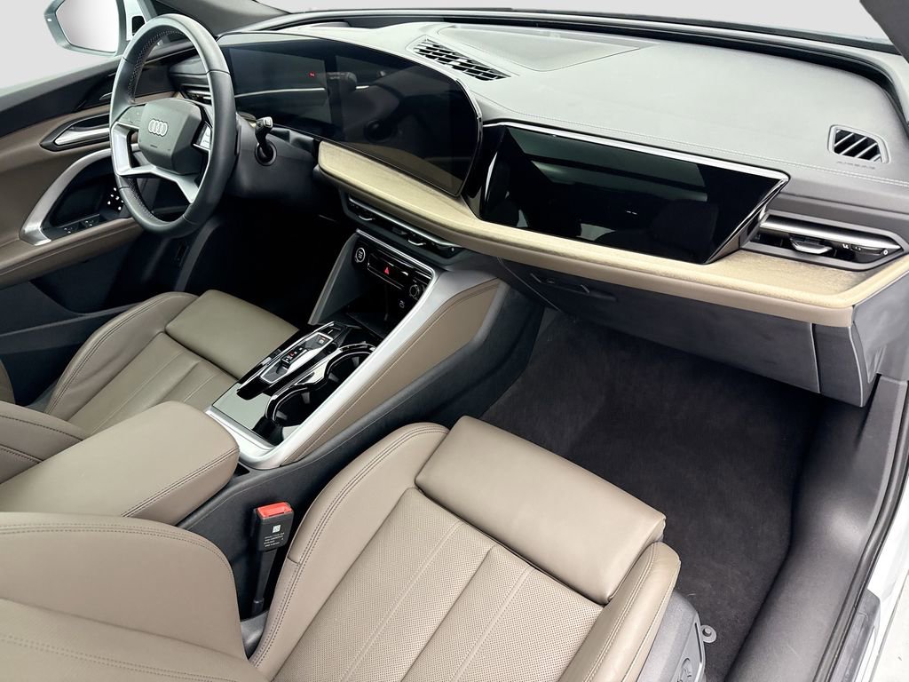 Certified 2025 Audi Q5 Premium Plus w/ Premium Plus image 16