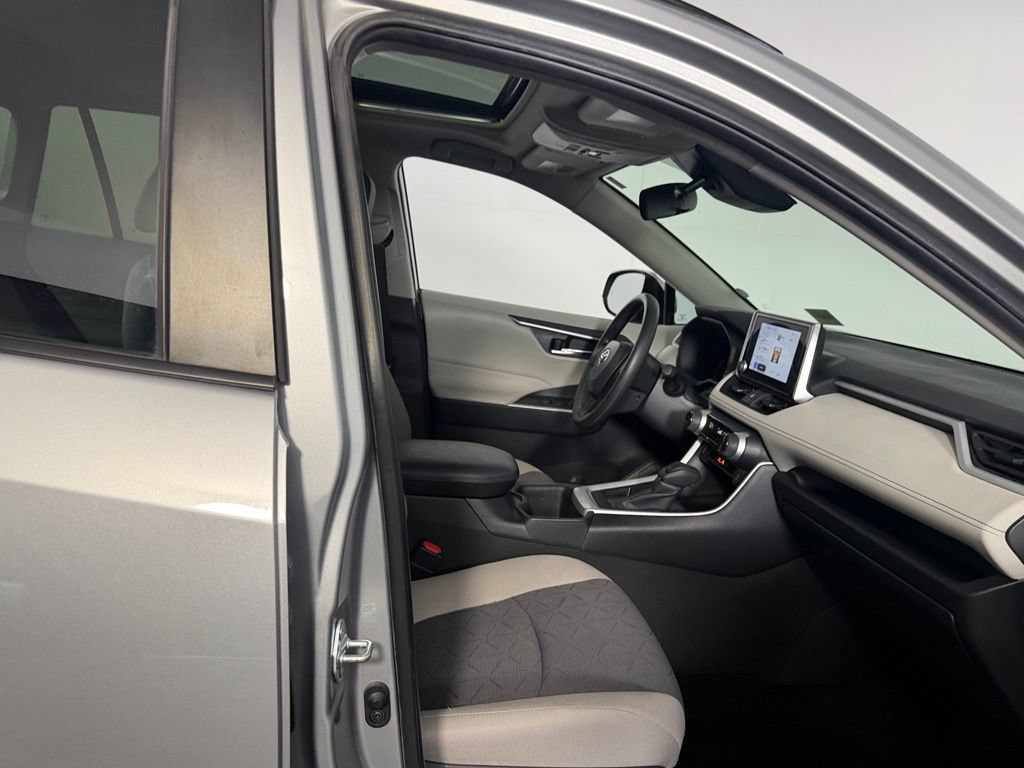 Used 2024 Toyota RAV4 XLE w/ Convenience Package FWD image 24