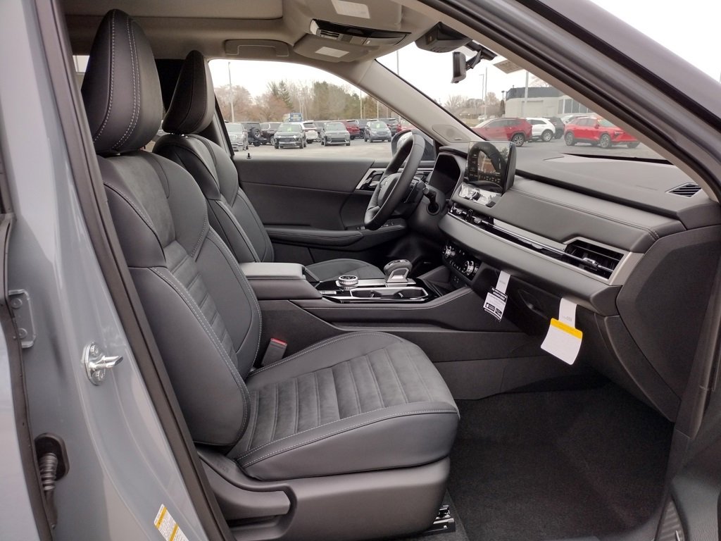 New 2026 Mitsubishi Outlander Trail Edition image 11