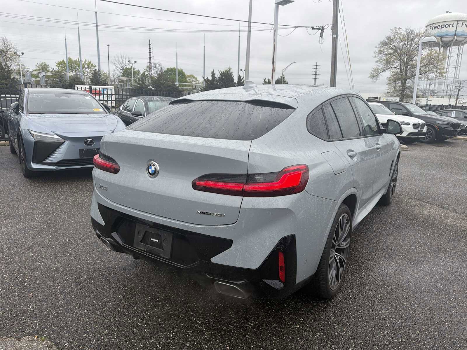 Certified 2023 BMW X4 xDrive30i w/ M Sport Package AWD/4WD image 3