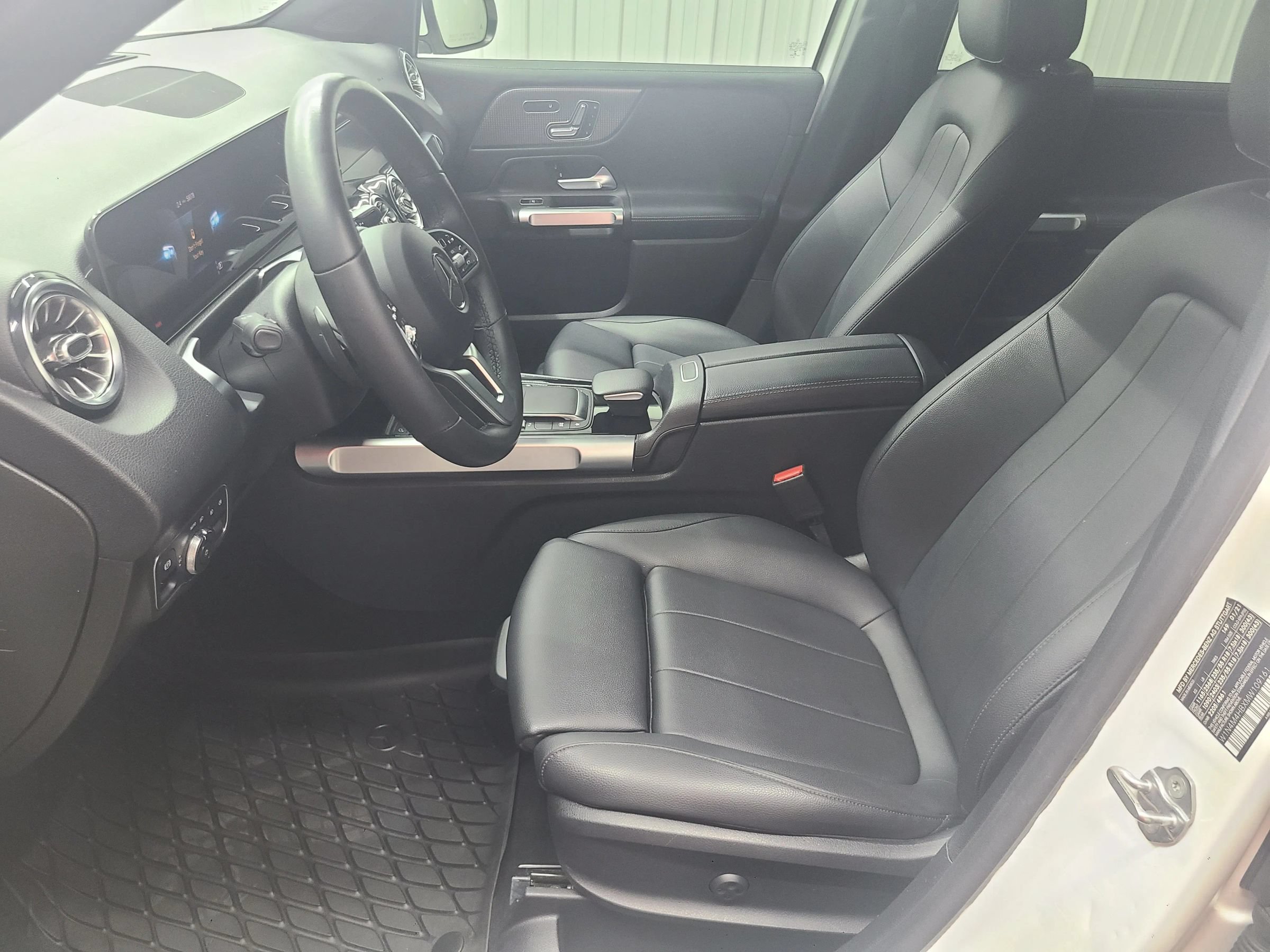 Used 2021 Mercedes-Benz GLB 250 4MATIC image 22