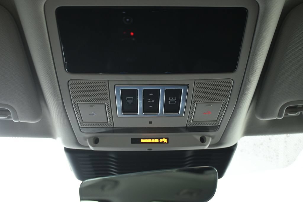 Used 2024 Land Rover Discovery S AWD/4WD image 49