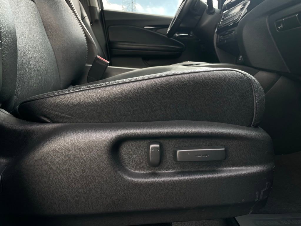 Certified 2022 Honda Pilot Touring image 30
