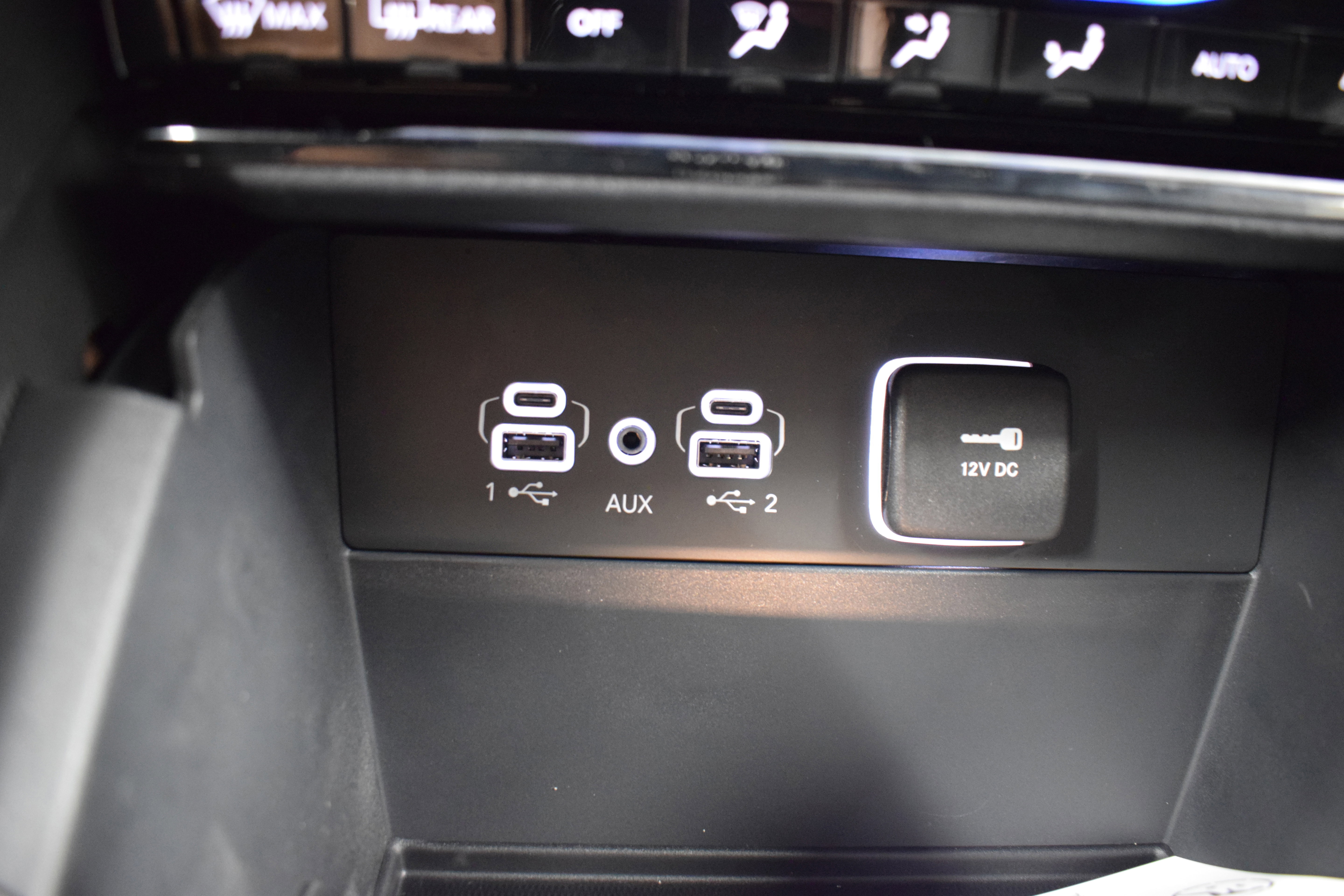 New 2025 Jeep Grand Cherokee L Limited w/ Black Appearance Package image 17