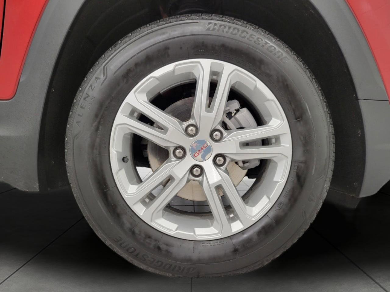 Used 2023 GMC Terrain SLE w/ Driver Convenience Package AWD/4WD image 3