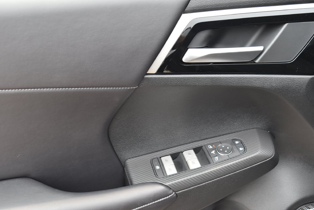 New 2026 Mitsubishi Outlander SE AWD/4WD image 9