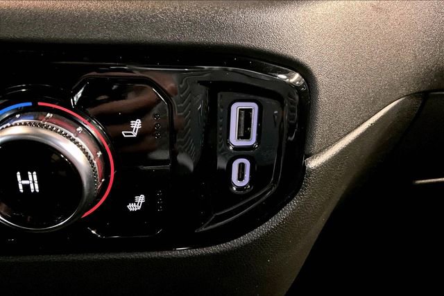 Used 2024 GMC Sierra 1500 Elevation image 16