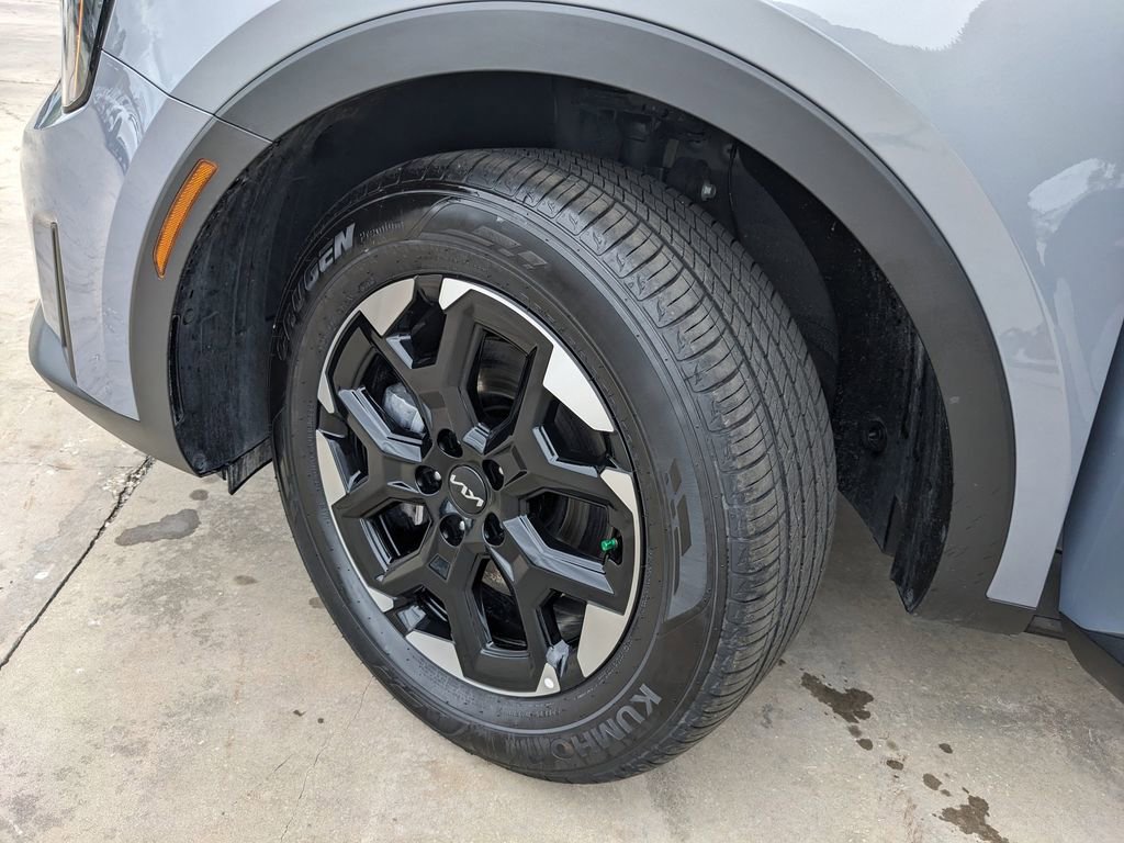 Certified 2025 Kia Sorento S AWD/4WD image 37