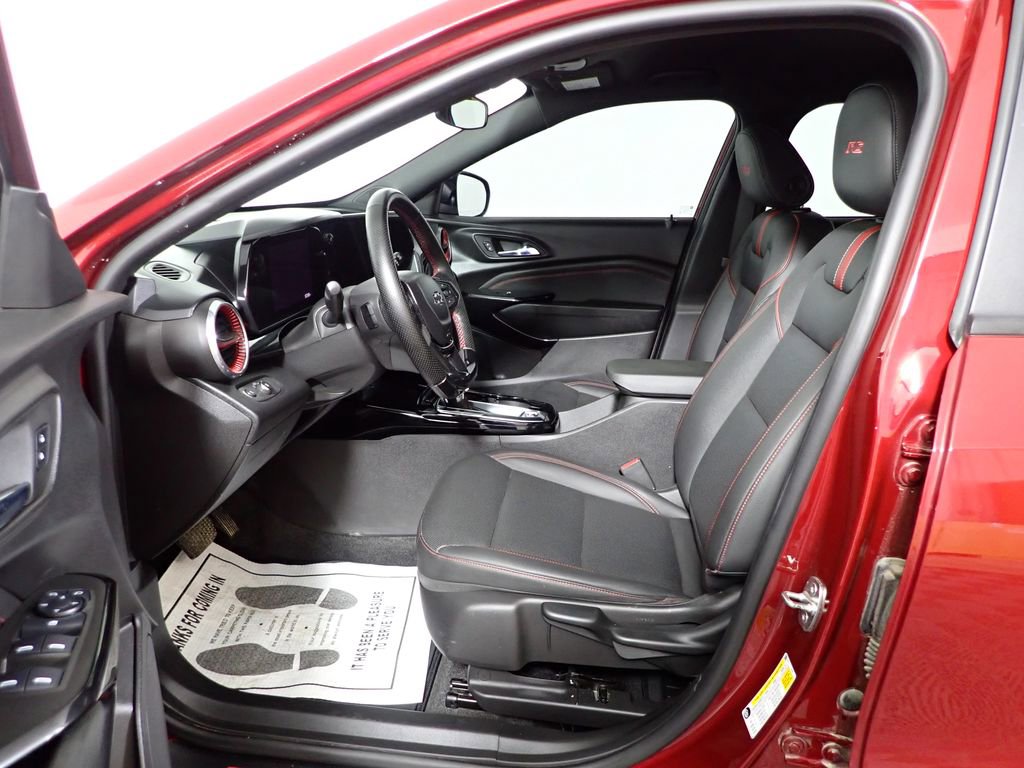Used 2024 Chevrolet Trax RS FWD image 21