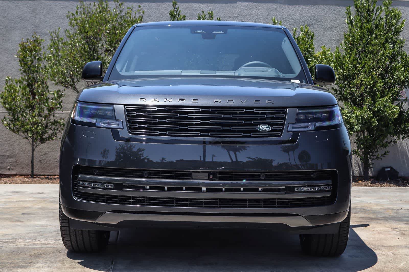 New 2026 Land Rover Range Rover Long Wheelbase SE AWD/4WD image 2