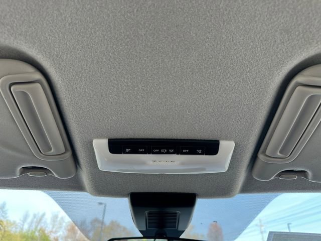 Used 2023 Nissan Kicks SV FWD image 27
