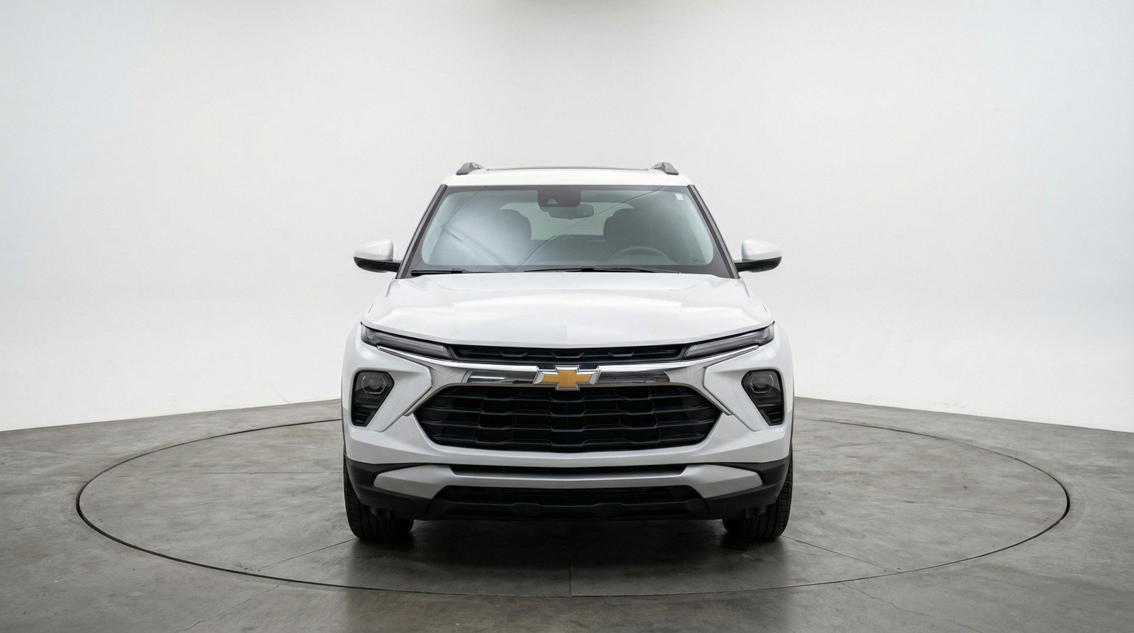Used 2025 Chevrolet TrailBlazer LT image 2