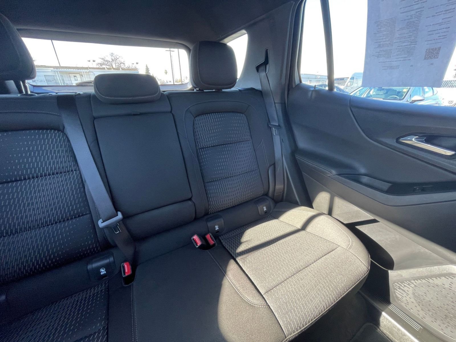 Used 2025 Chevrolet Equinox LT image 37