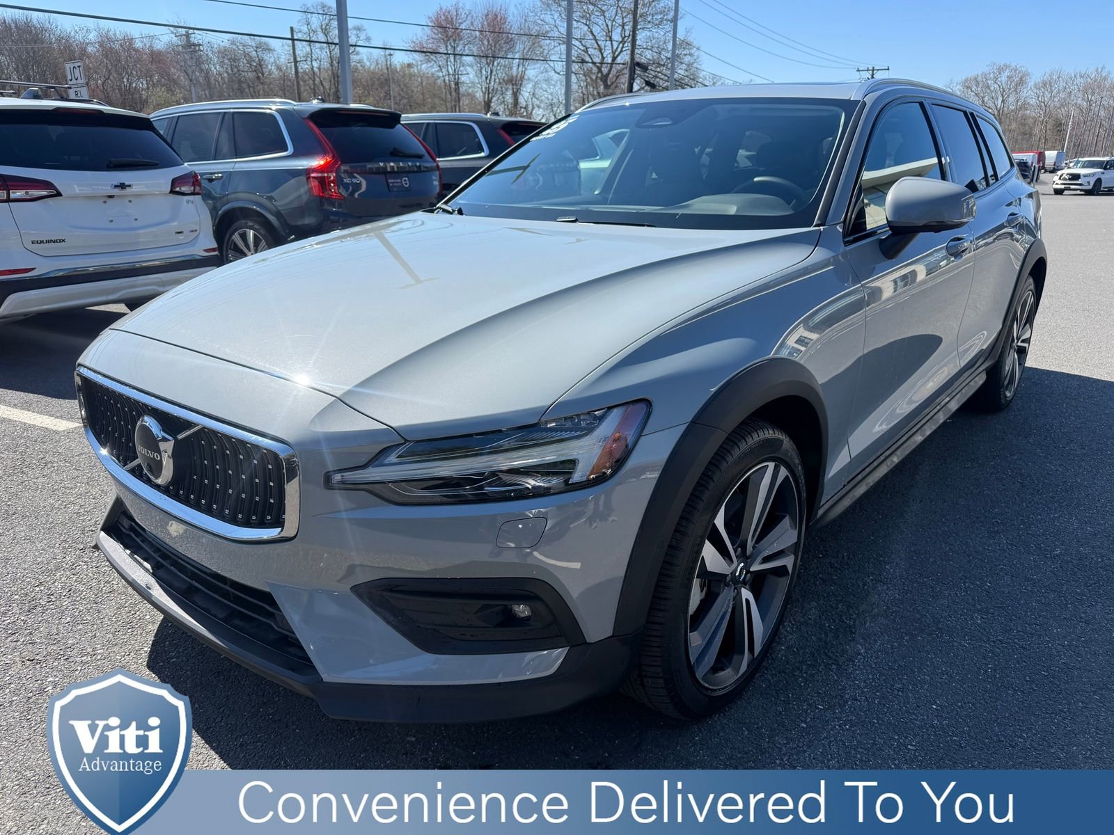 Certified 2025 Volvo V60 B5 Cross Country Plus AWD/4WD image 4