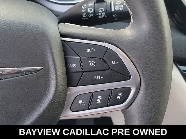 Used 2023 Chrysler Pacifica Touring-L FWD image 22