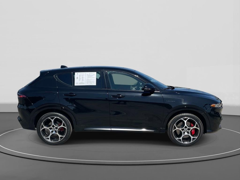 Used 2025 Alfa Romeo Tonale Veloce w/ Premium Package image 3