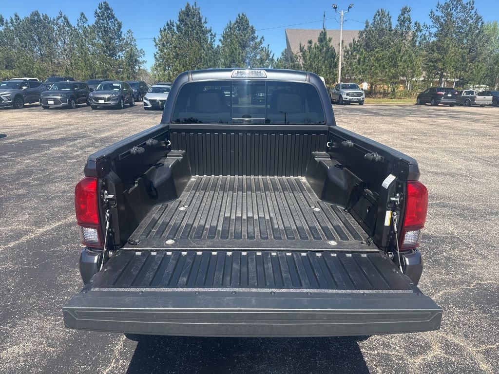 Used 2023 Toyota Tacoma SR5 w/ Technology Package AWD/4WD image 20