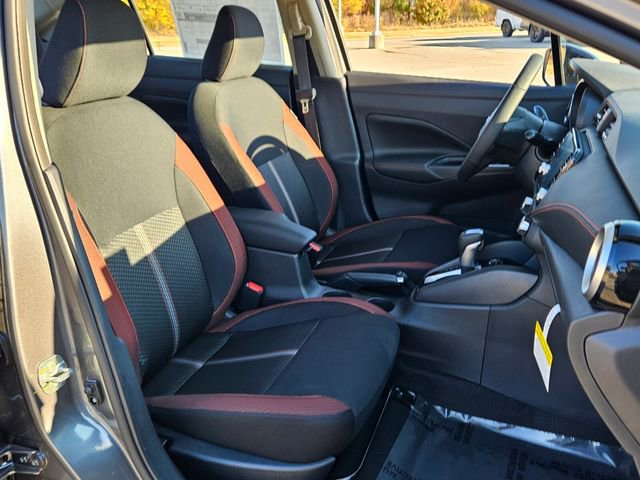 New 2025 Nissan Versa SR w/ Trunk Package FWD image 17