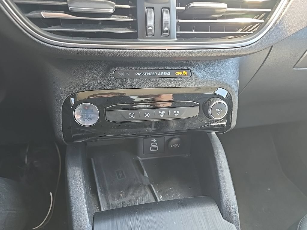 Used 2025 Ford Escape Platinum AWD/4WD image 22