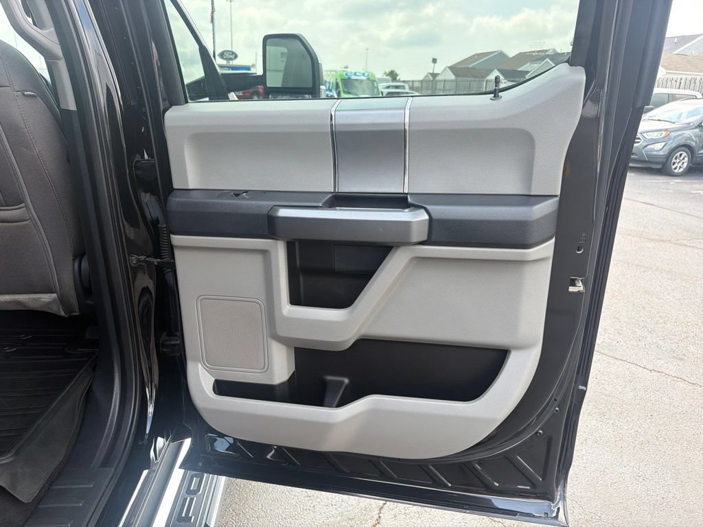Used 2022 Ford F350 XLT w/ XLT Premium Package AWD/4WD image 46